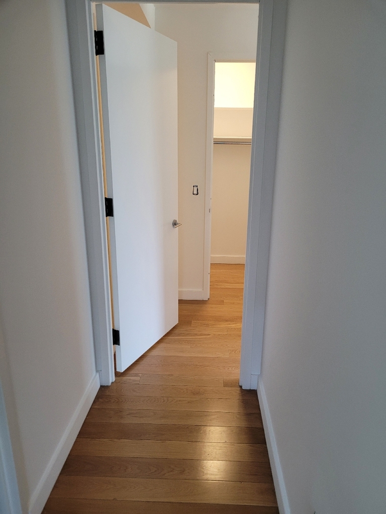 West 57th Street 11th Avenue - Photo 8