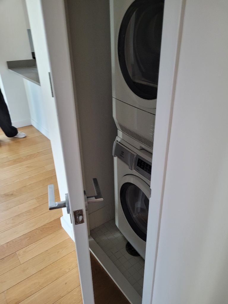 West 57th Street 11th Avenue - Photo 5