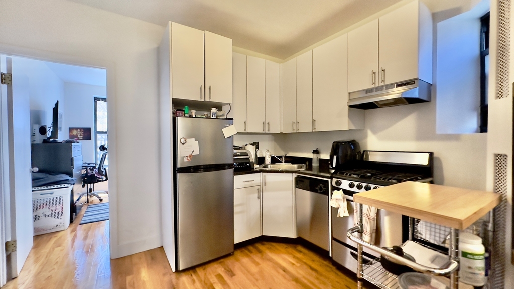 167 East 87th Street - Photo 2