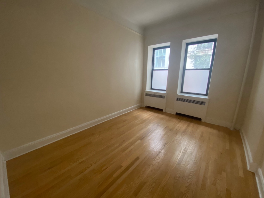 East 82nd Street - Photo 2