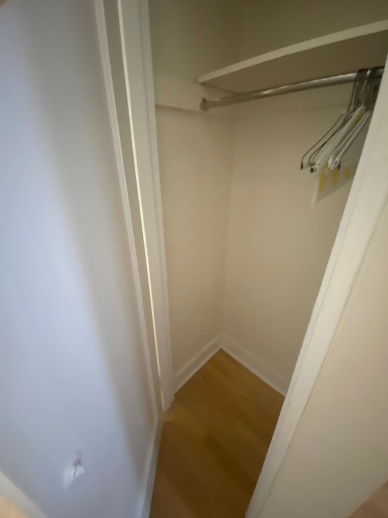 East 82nd Street - Photo 4