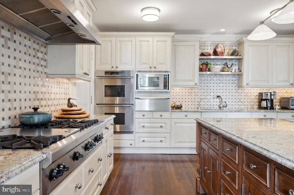 237 S 18th St - Photo 7