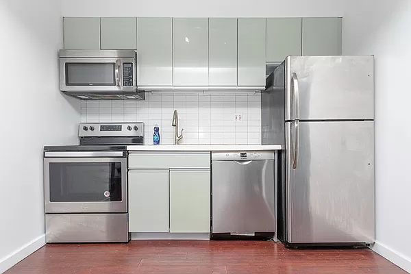 286 Stanhope Street - Photo 1