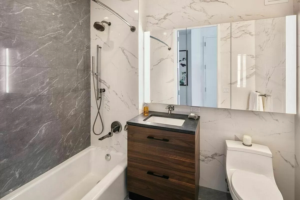 West 36th Street 11th avenue - Photo 4