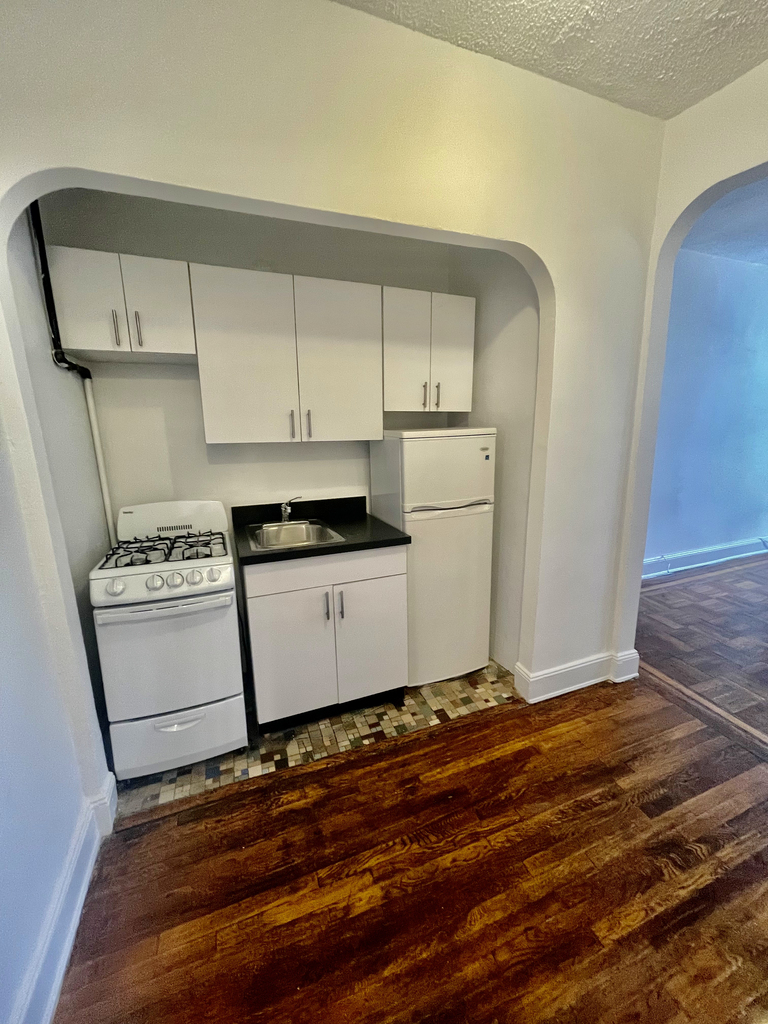 1069 1st Avenue - Photo 3