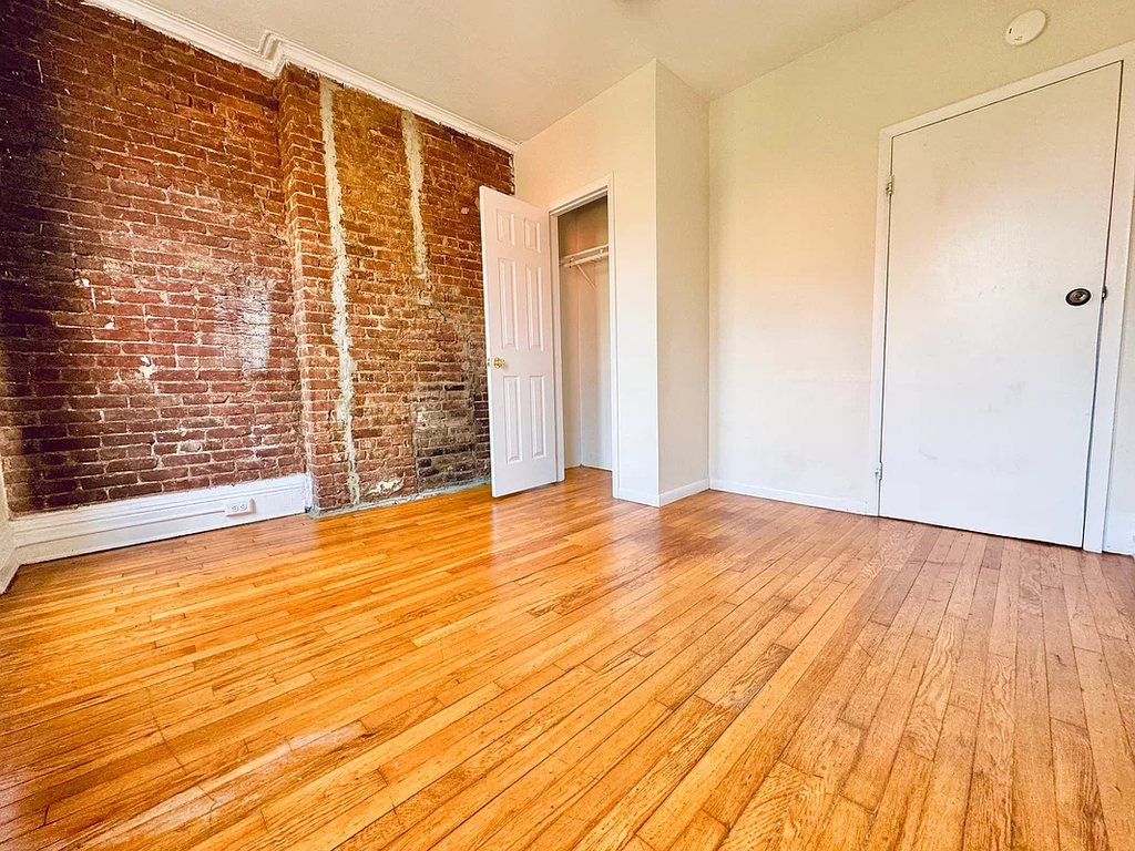 405 West 49th Street - Photo 4