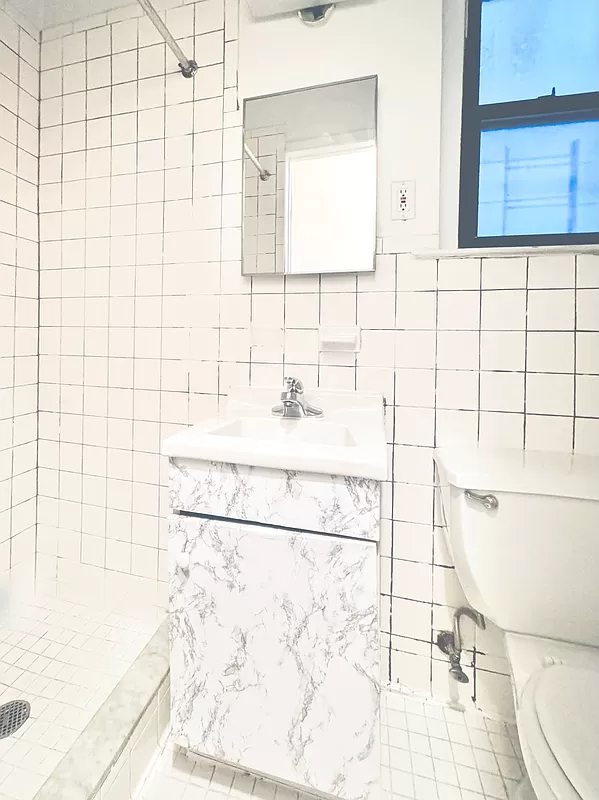 405 West 49th Street - Photo 6