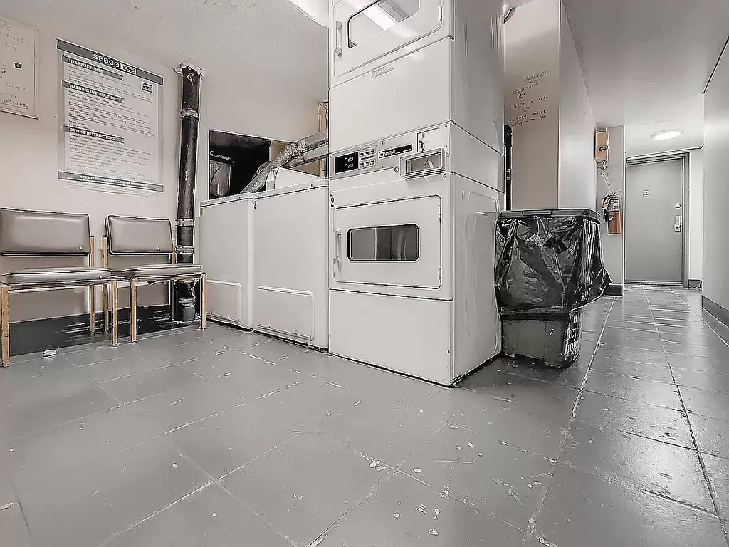 539 West 49th Street - Photo 9