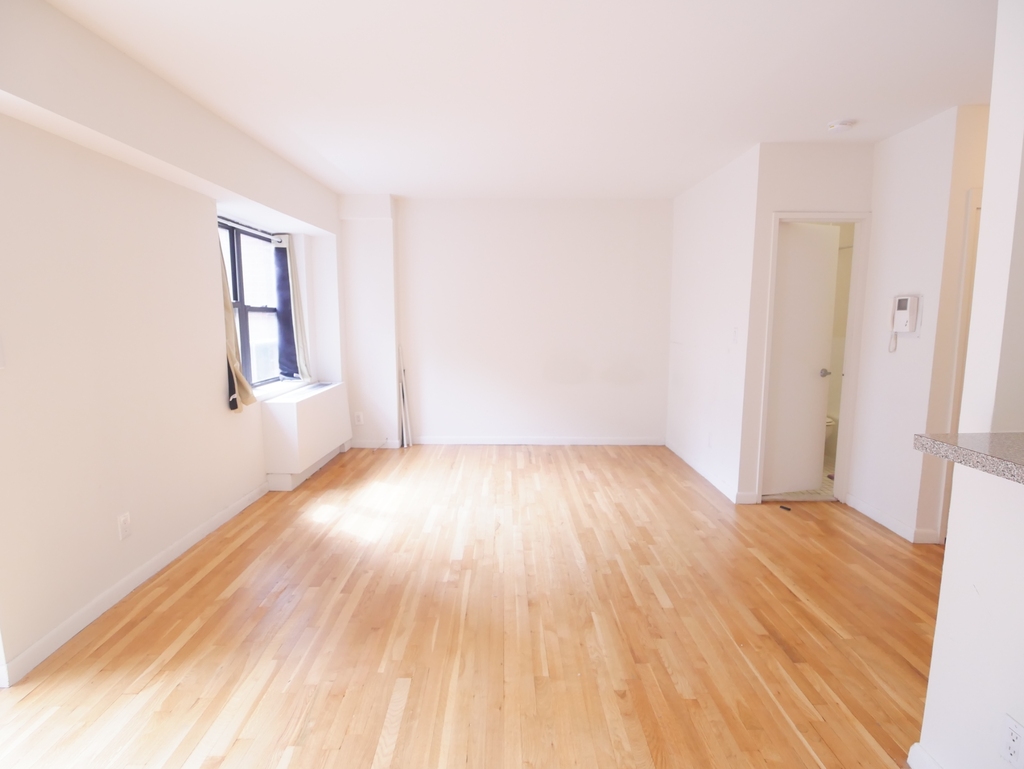 245 East 84th Street - Photo 7