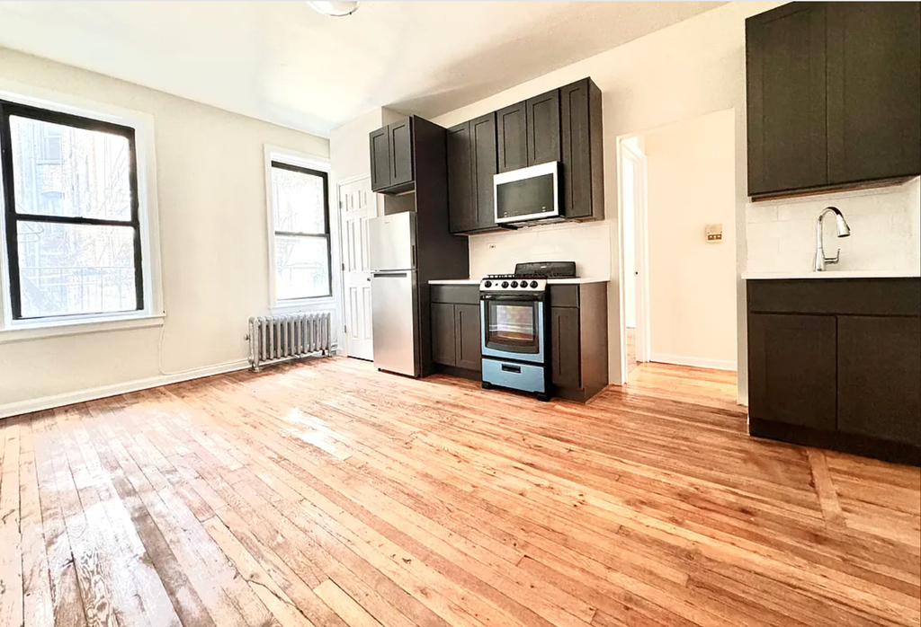 405 West 45th Street - Photo 0