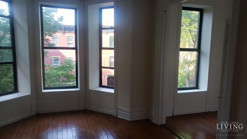 410 7th Street - Photo 1