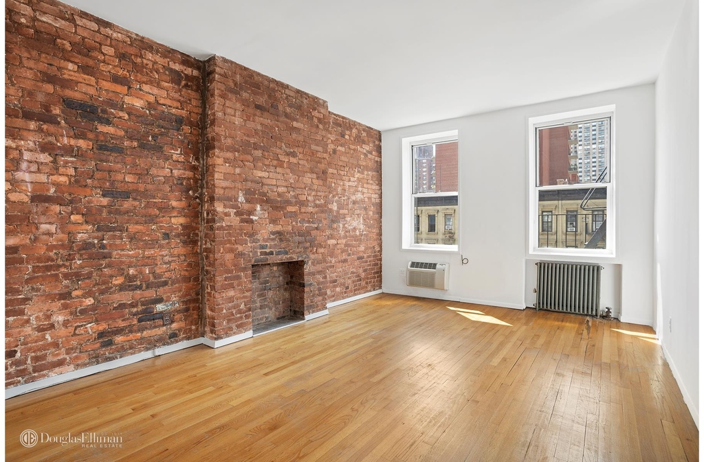 1630 Second Ave - Photo 0