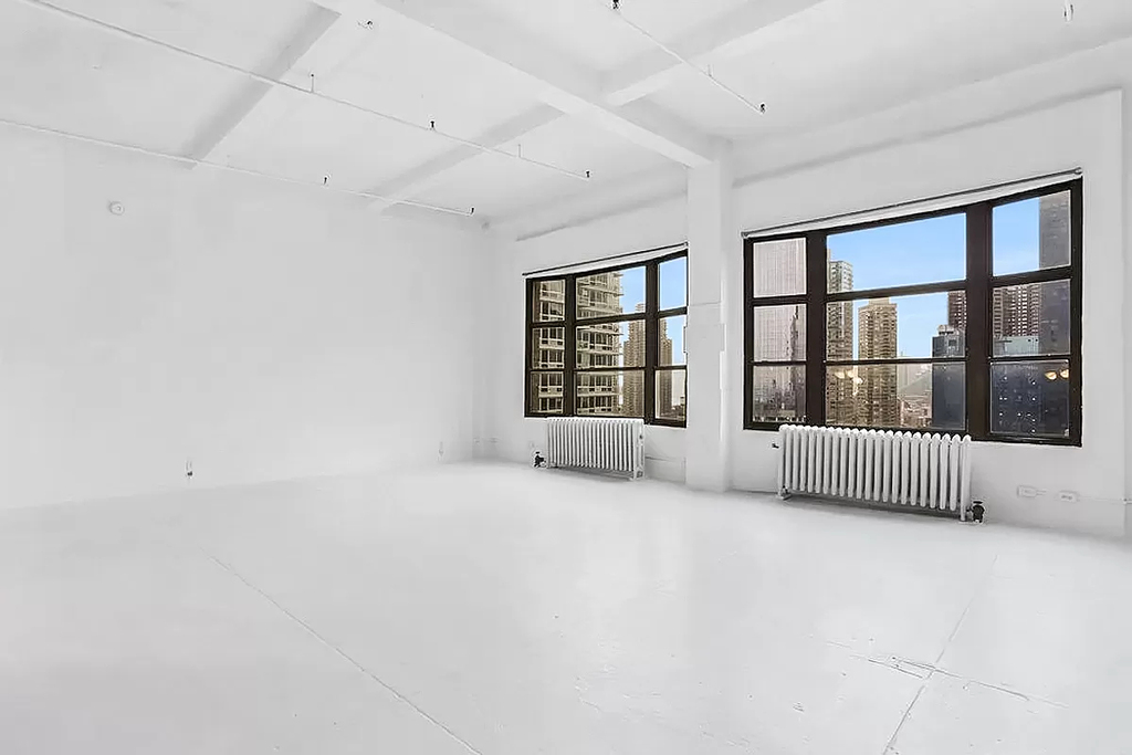 448 West 37th Street - Photo 4