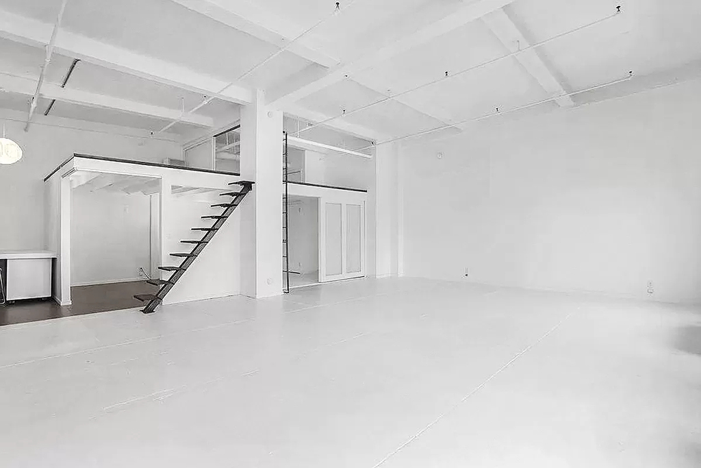 448 West 37th Street - Photo 7