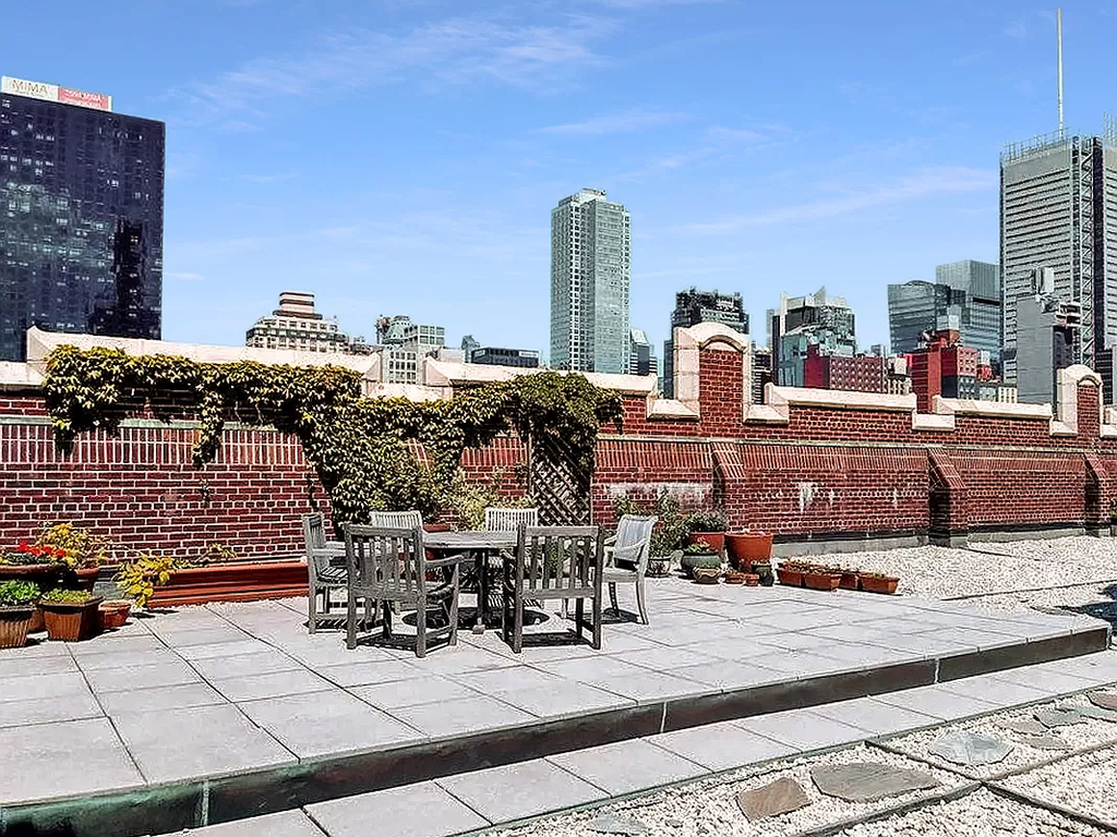 448 West 37th Street - Photo 5