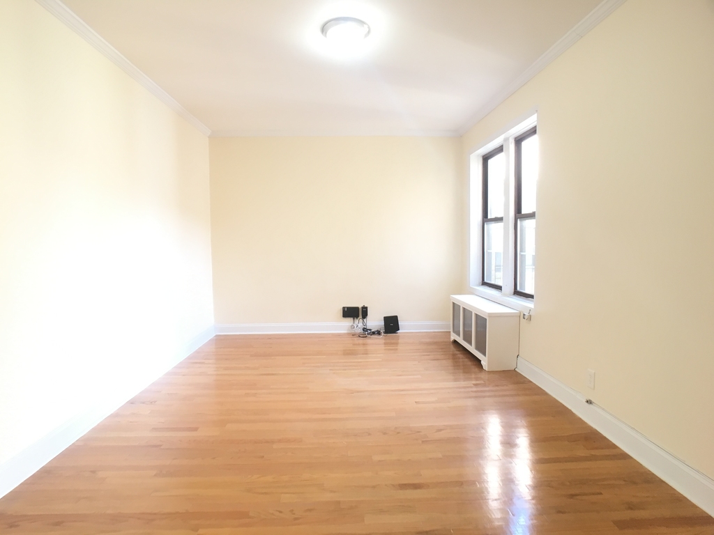Bennett Avenue - Photo 0