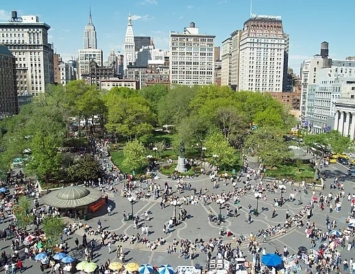 West 13th Street - Photo 2