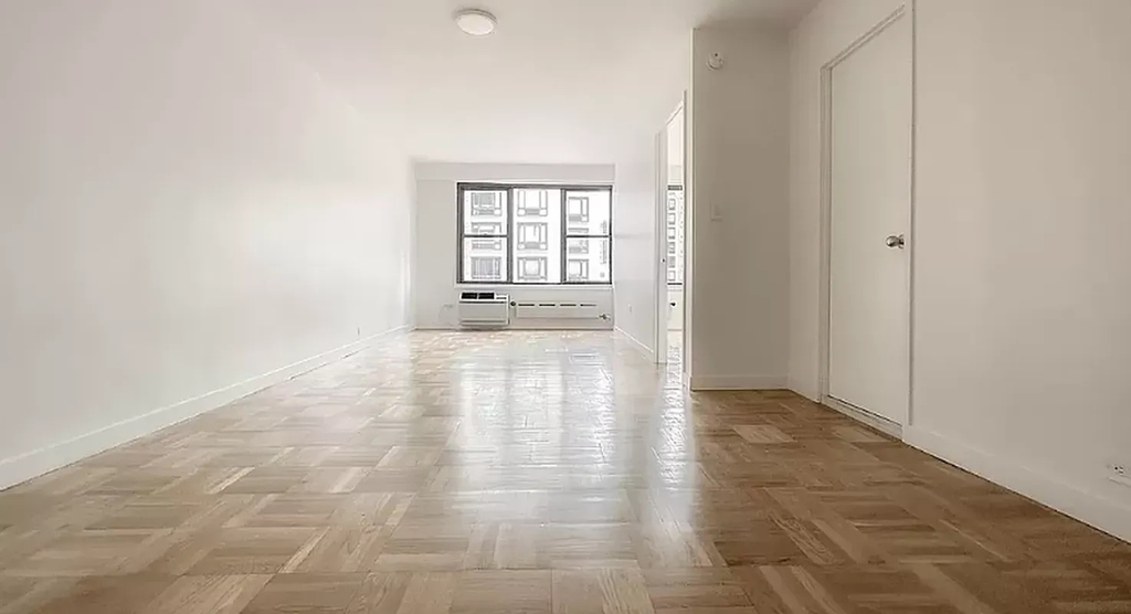 West 13th Street - Photo 1