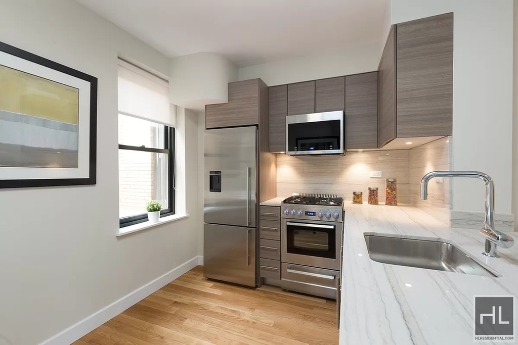 East 57th Street - Photo 0