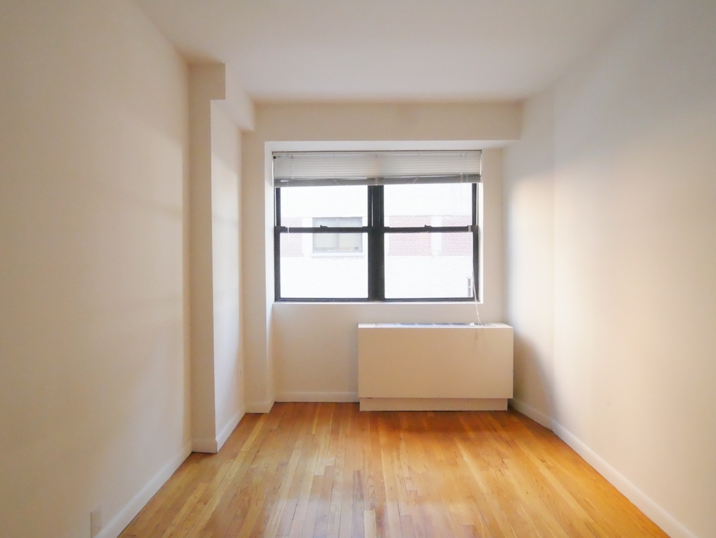 245 East 84th Street - Photo 10