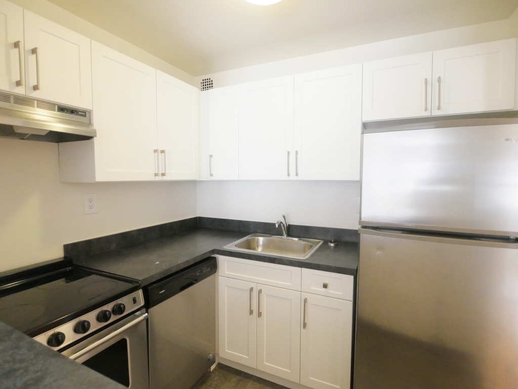 245 East 84th Street - Photo 6