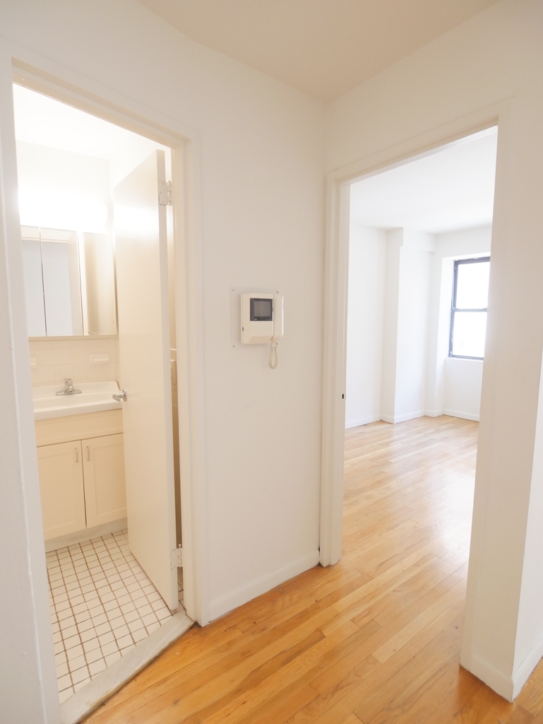 245 East 84th Street - Photo 5