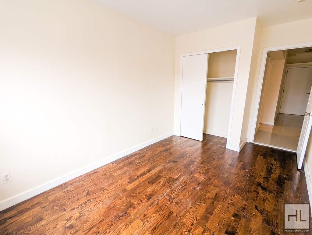419 Gates Avenue - Photo 3