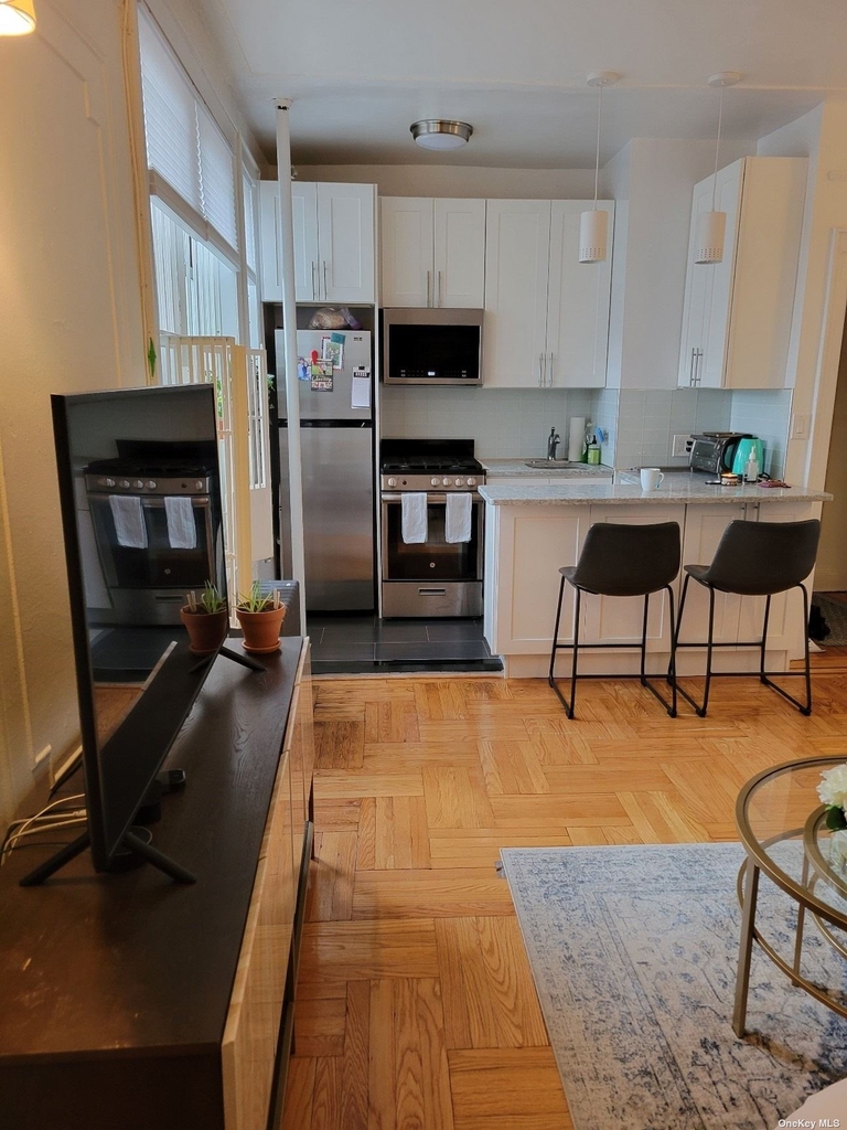 43-33 46th Street - Photo 6