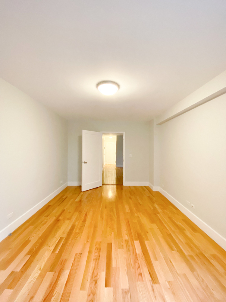 East 33 Street - Photo 0