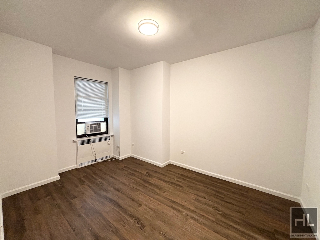East 38 Street - Photo 1