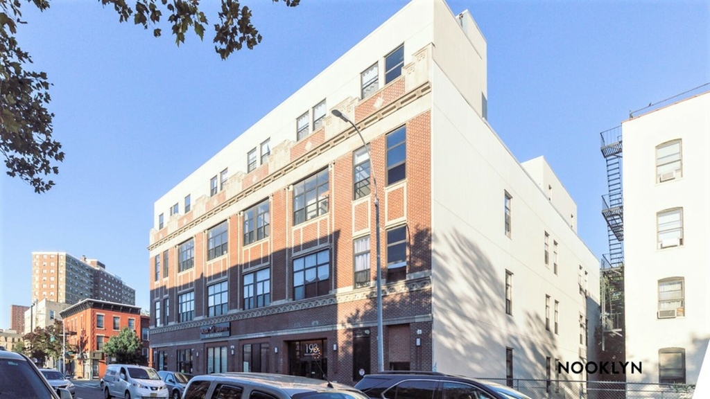 372 Kosciuszko Street - Photo 10
