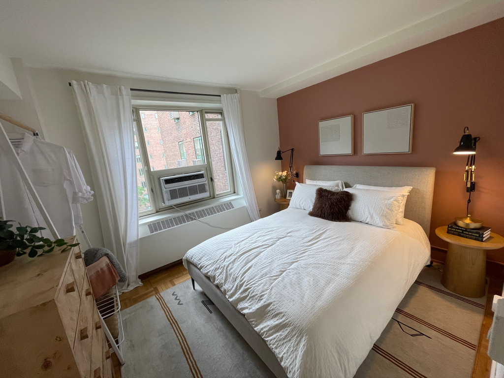 359 East 20th Street - Photo 4