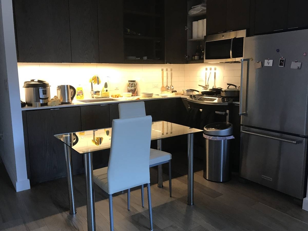 East 39th Street - Photo 5