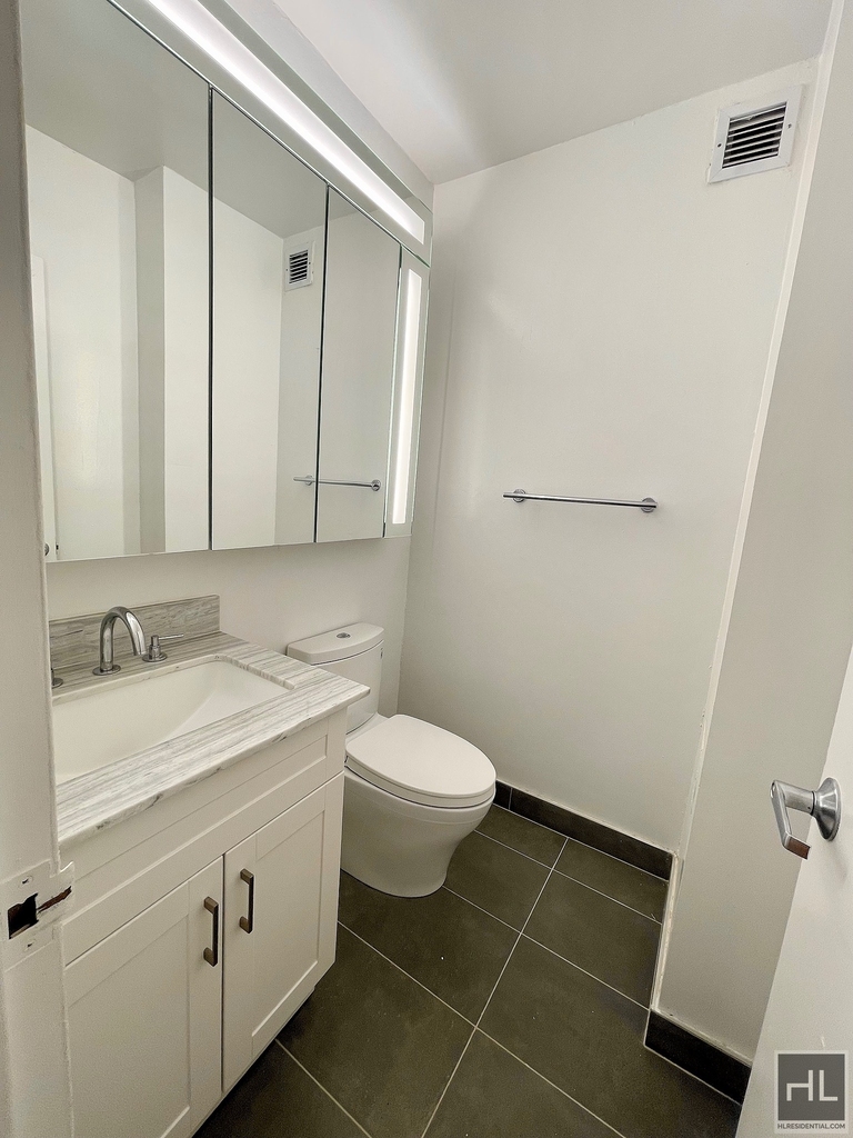East 34 Street - Photo 10