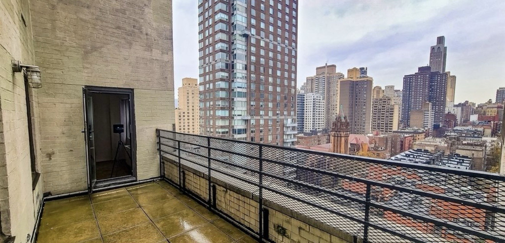 401 East 88th Street - Photo 5
