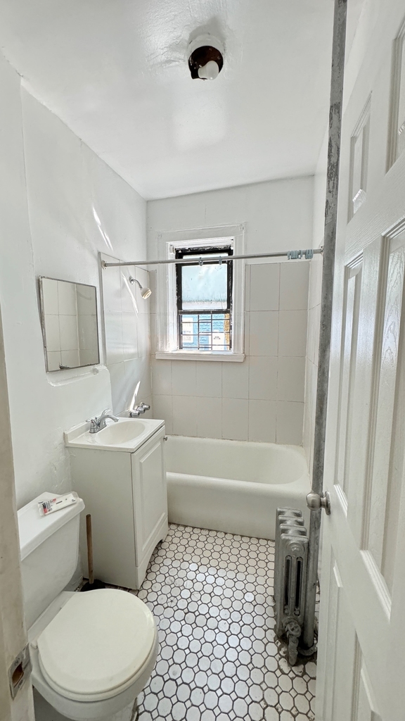 89-32 138th Street - Photo 2