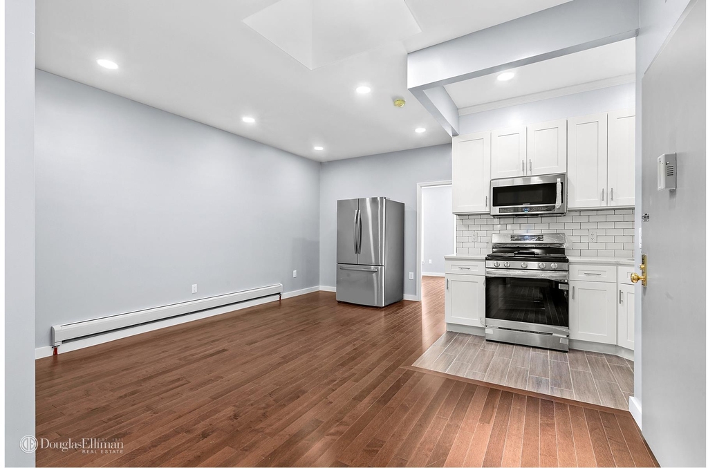652 58th St - Photo 7