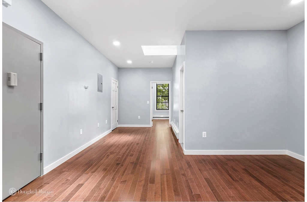 652 58th St - Photo 8