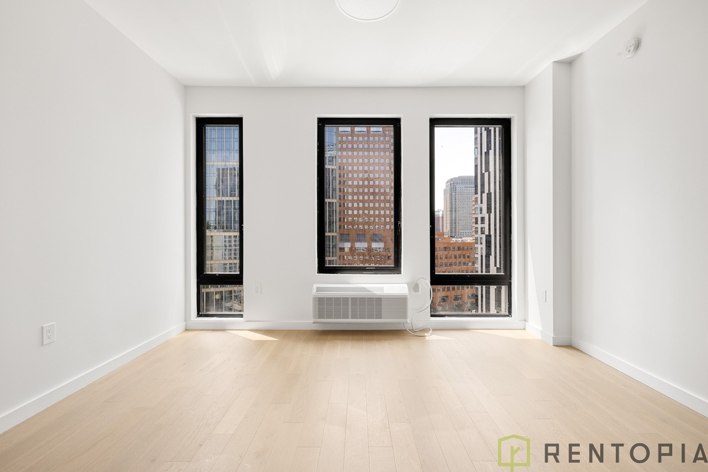 99 Fleet Place - Photo 4