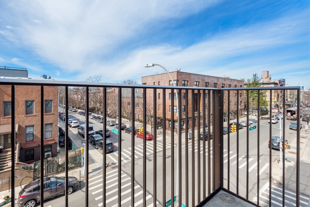 633 Marcy Avenue - Photo 1