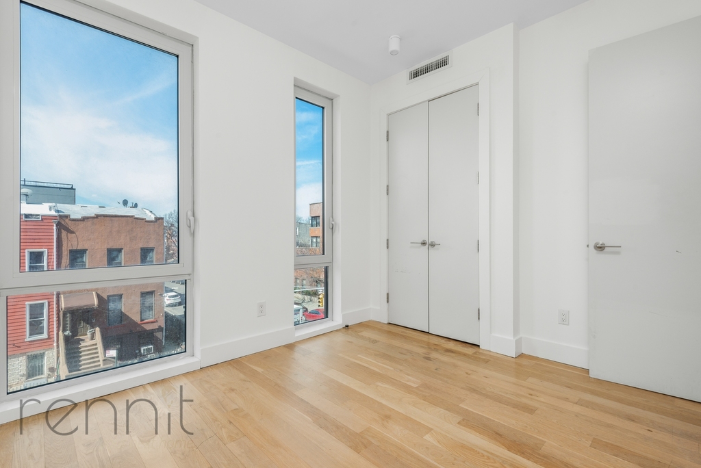 633 Marcy Avenue - Photo 4