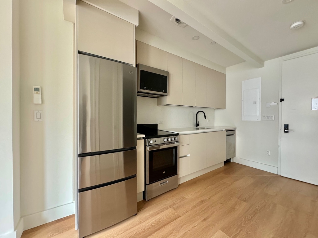 130 Hope Street - Photo 3