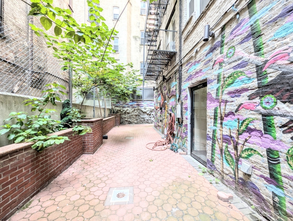 Pitt Street - Photo 7