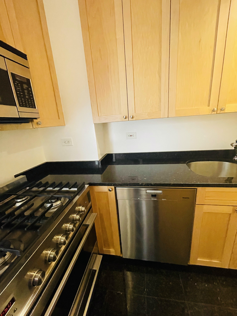 147 West 79th Street - Photo 5