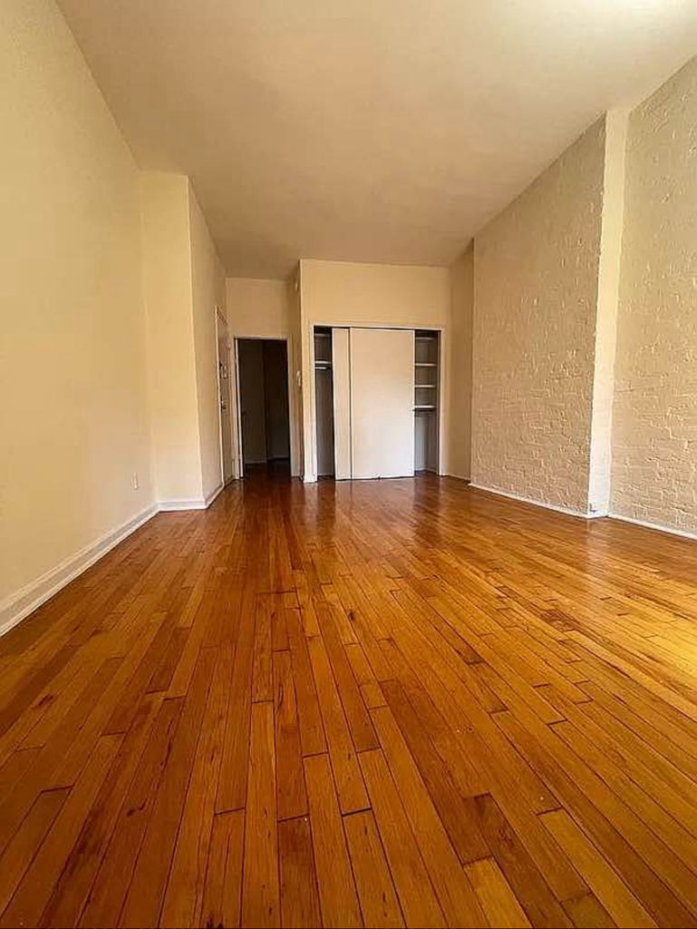 432 East 89th Street - Photo 1