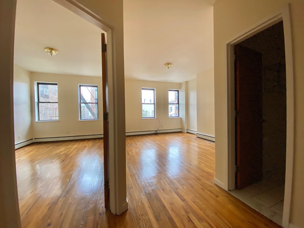 95 Seigel Street - Photo 0