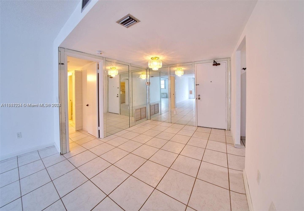 9273 Collins Ave - Photo 21