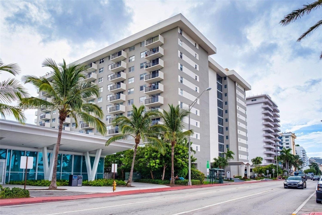 9273 Collins Ave - Photo 29
