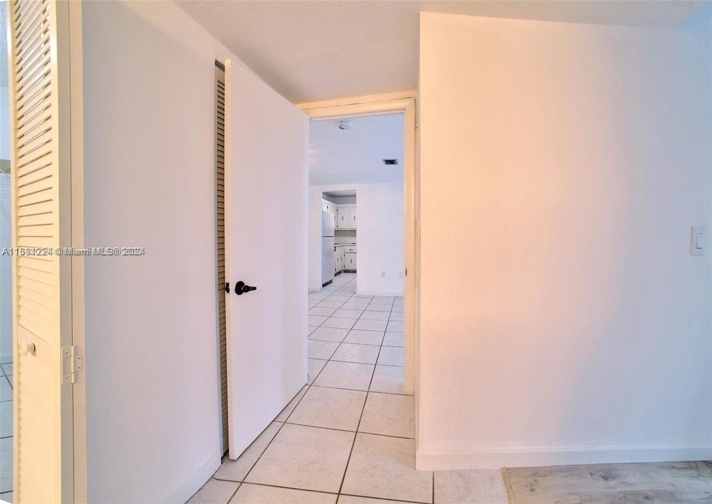 9273 Collins Ave - Photo 20