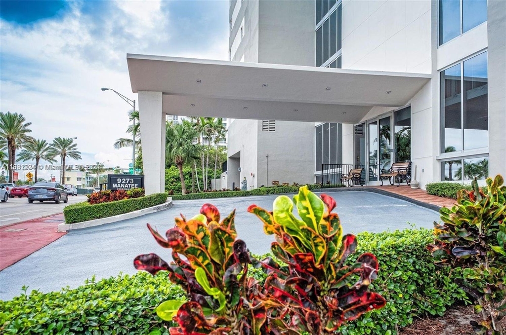 9273 Collins Ave - Photo 2